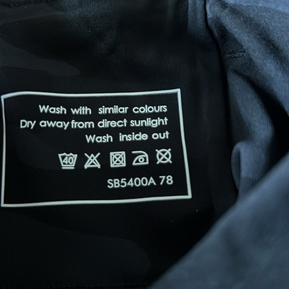 BNWT Sweaty Betty Power 7/8 Workout Leggings, Camo color - Picture 7 of 7